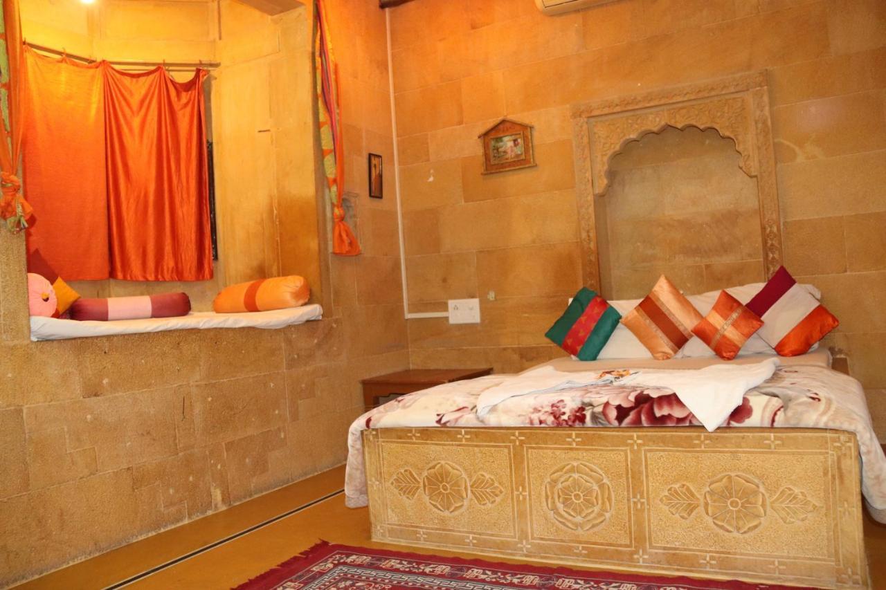Hotel Pol Haveli Jaisalmer Esterno foto