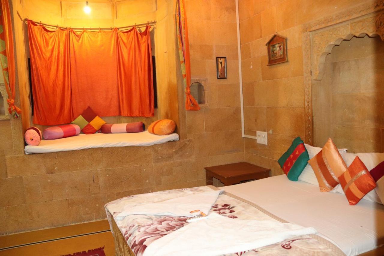 Hotel Pol Haveli Jaisalmer Esterno foto