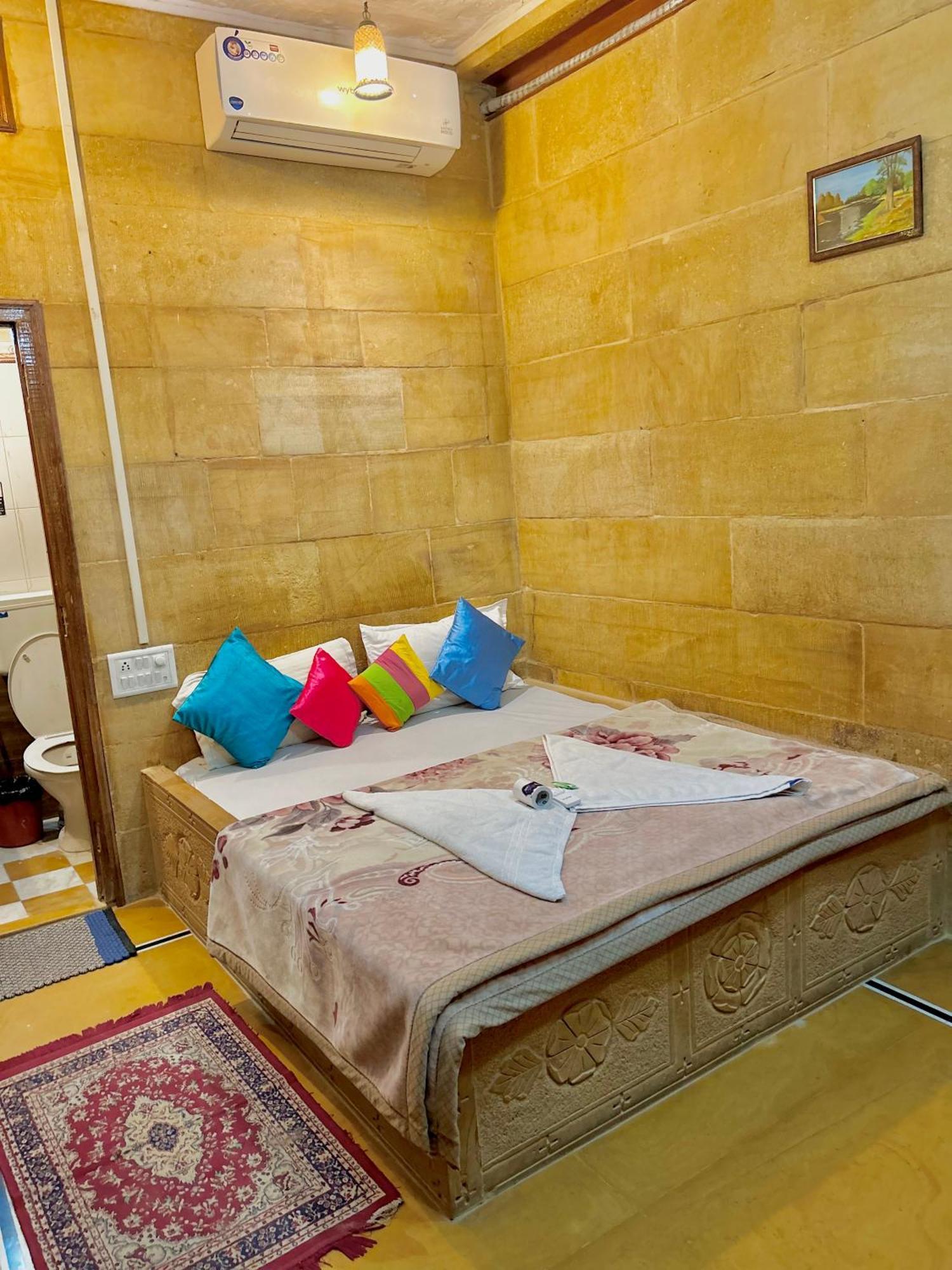 Hotel Pol Haveli Jaisalmer Esterno foto