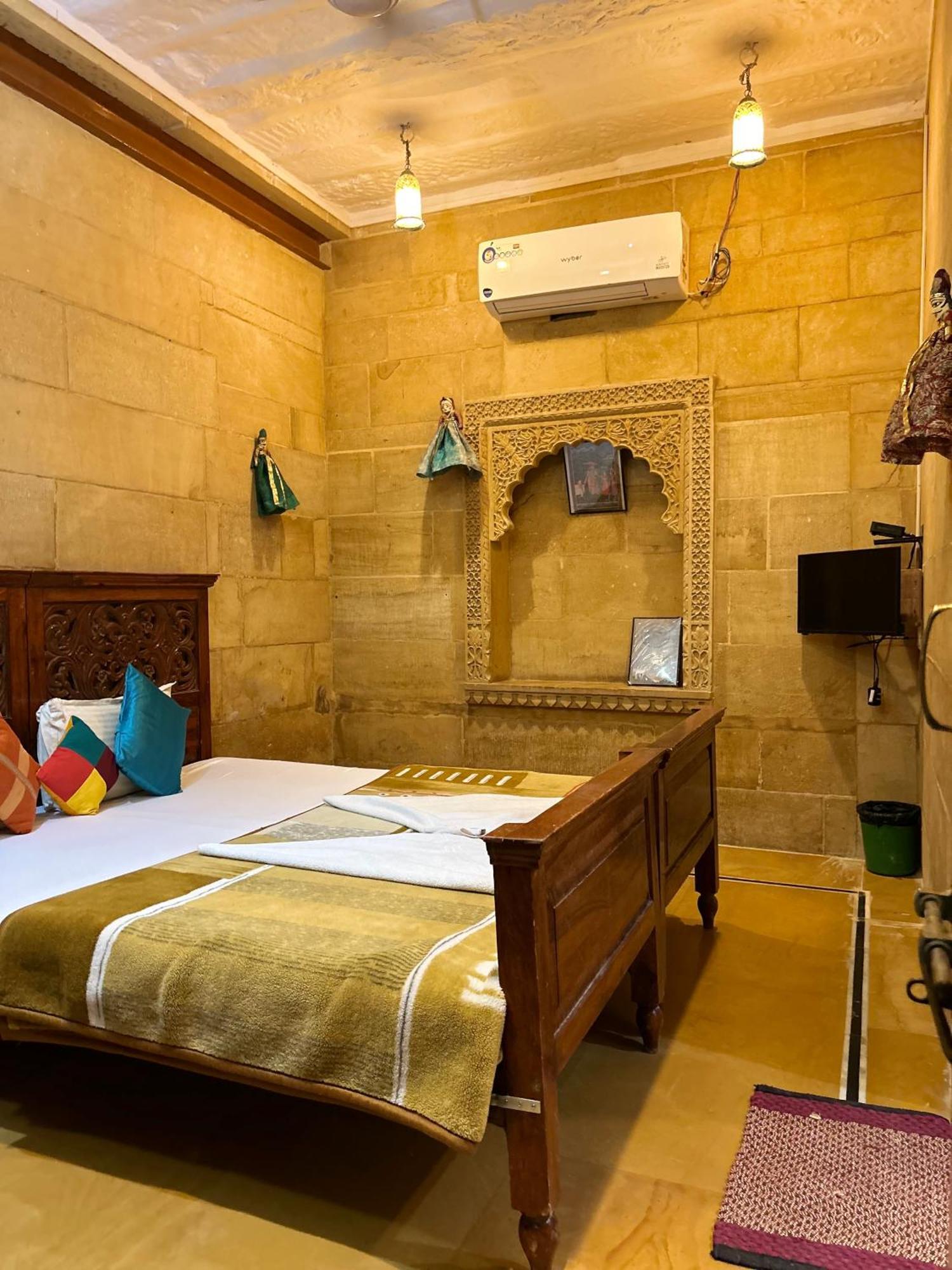 Hotel Pol Haveli Jaisalmer Esterno foto