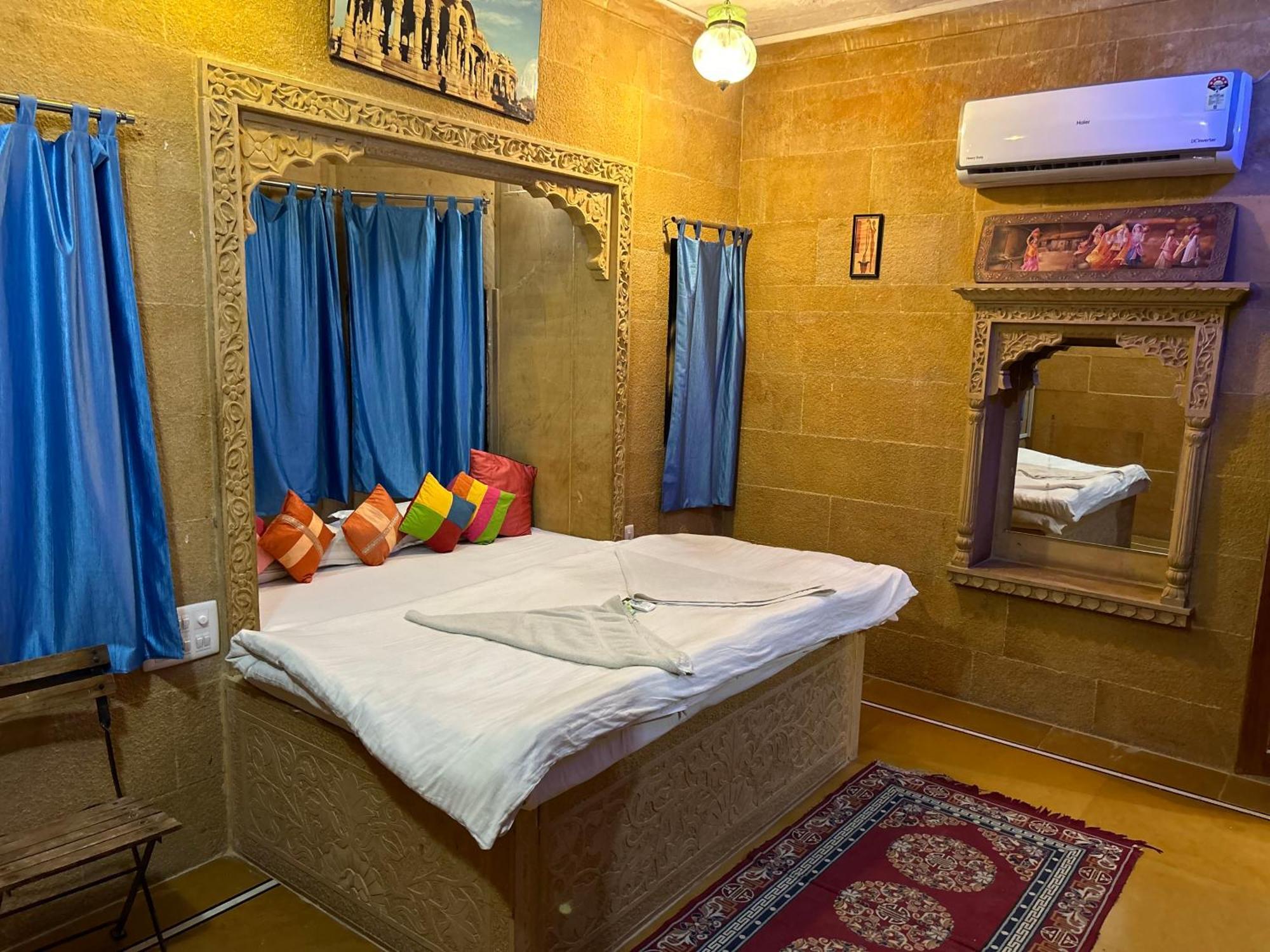 Hotel Pol Haveli Jaisalmer Esterno foto