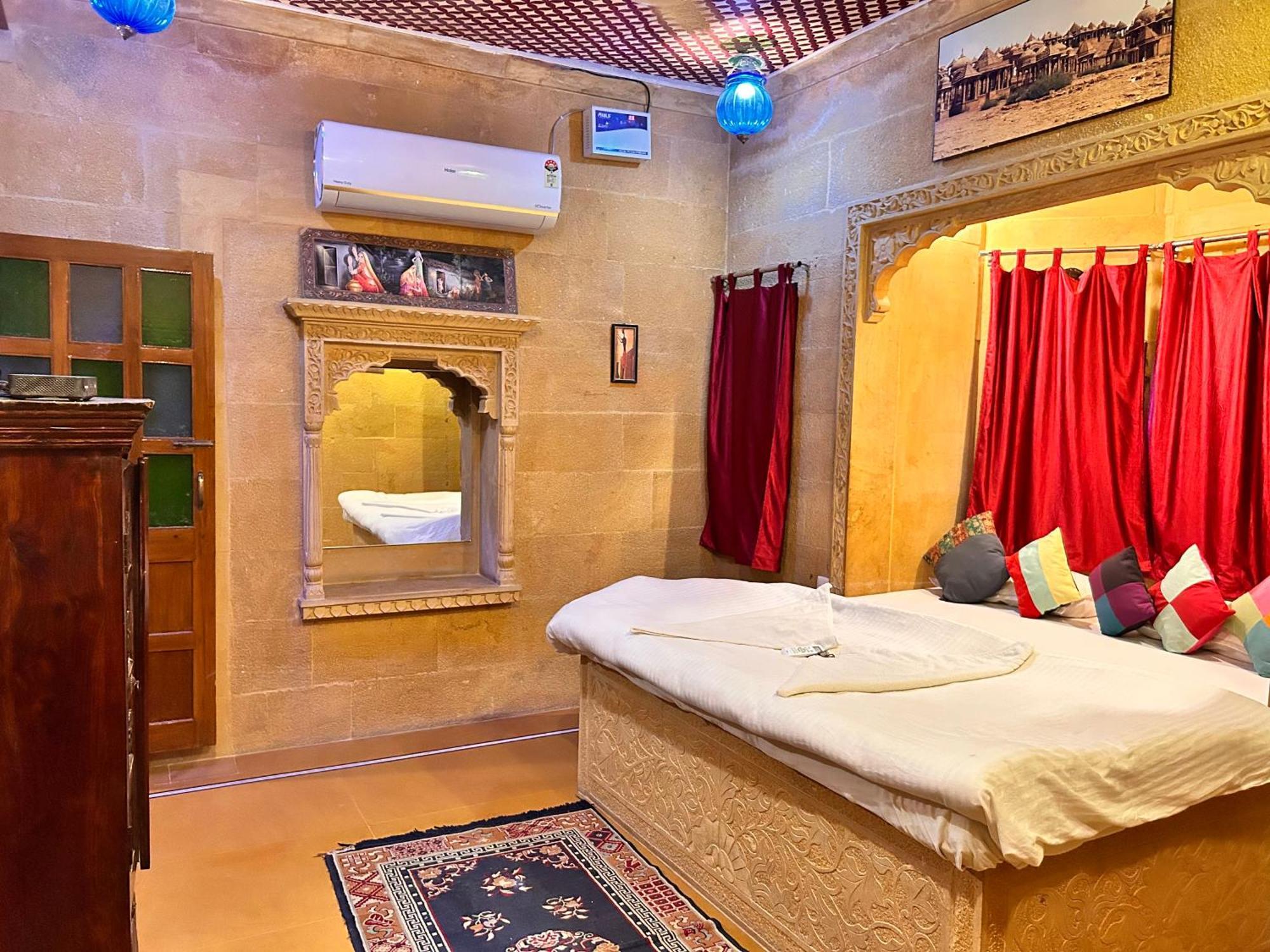 Hotel Pol Haveli Jaisalmer Esterno foto