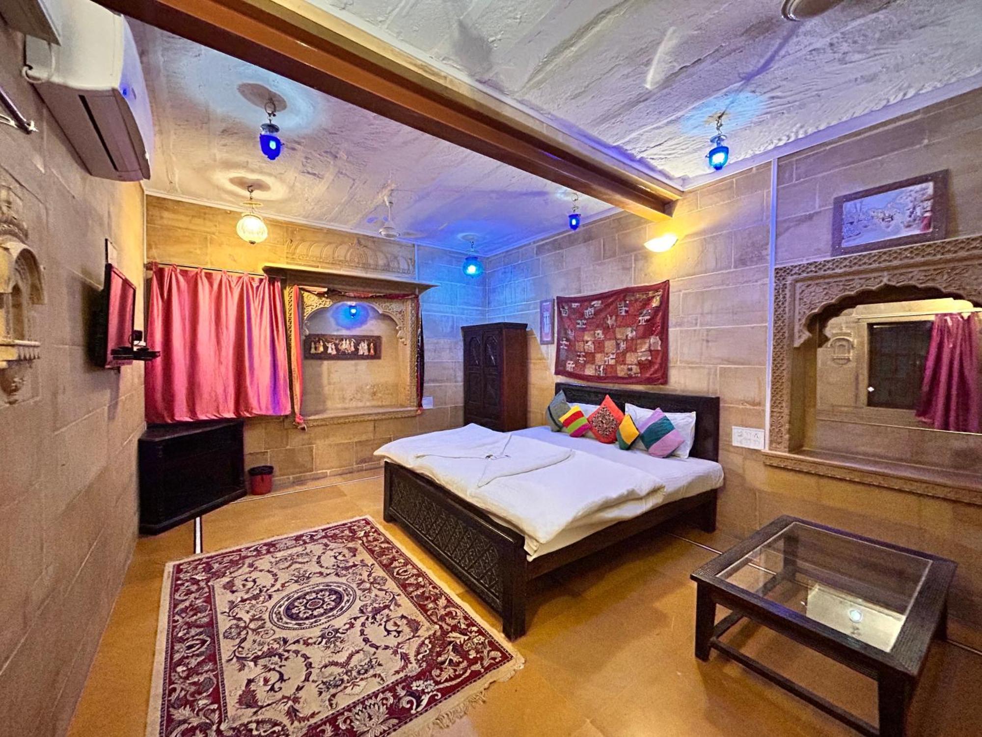 Hotel Pol Haveli Jaisalmer Esterno foto