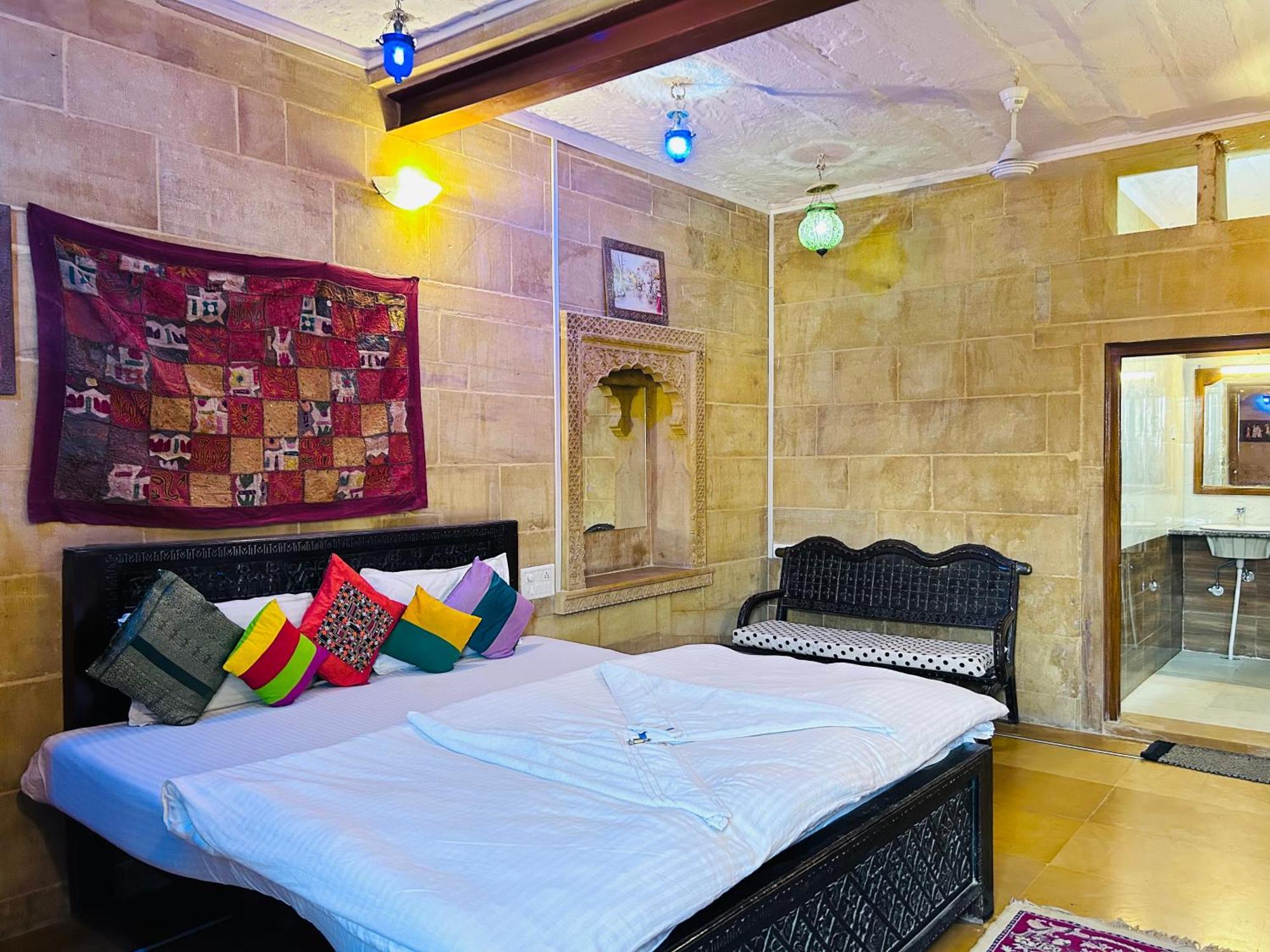 Hotel Pol Haveli Jaisalmer Esterno foto